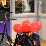 all window fietsaanbieding met ballonnen