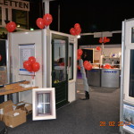 huis en tuin standbouw opgevult met ballonnen